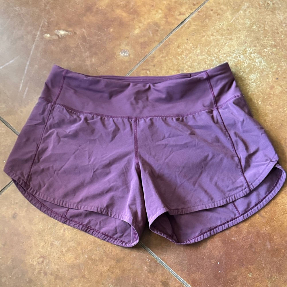 lululemon athletica Speed Up size 6 Maroon Athletic Shorts